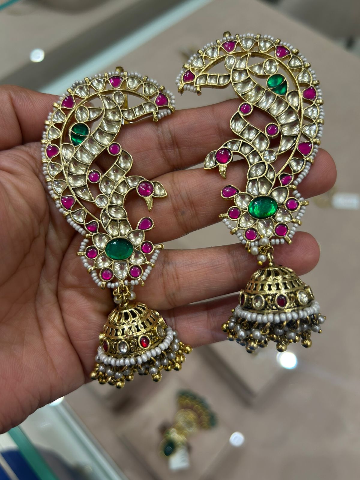 White Jadau Ear Cuffs - VNE068