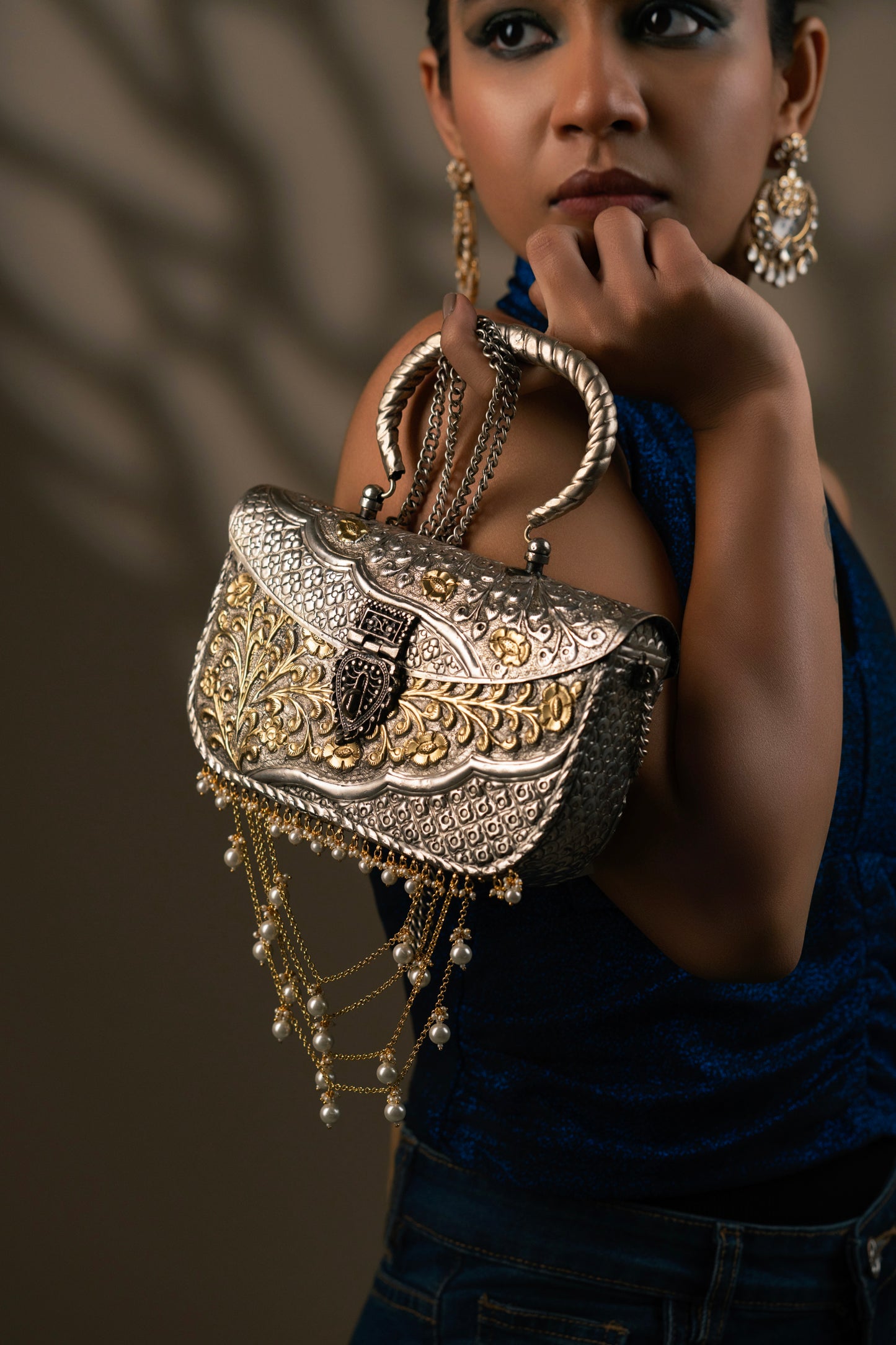 Fusion Pearl Hanging Bag - VNA001