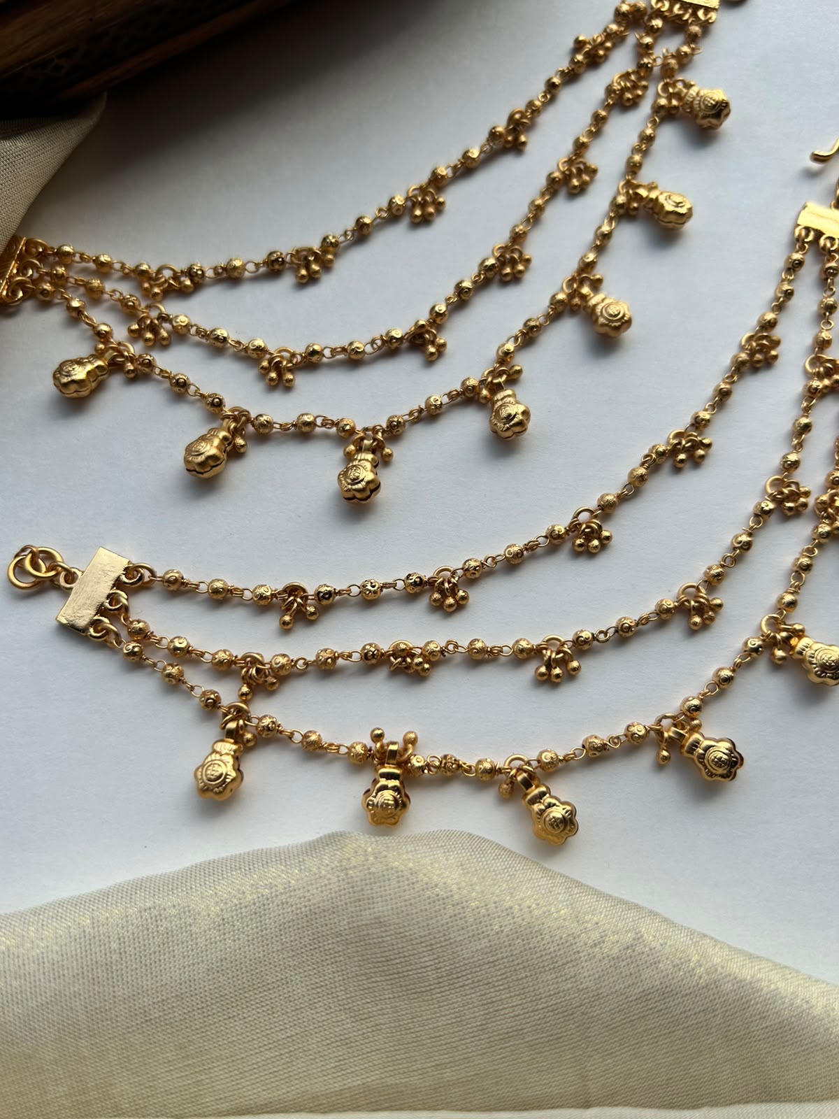 Gold Gughari Earchain VNEC008
