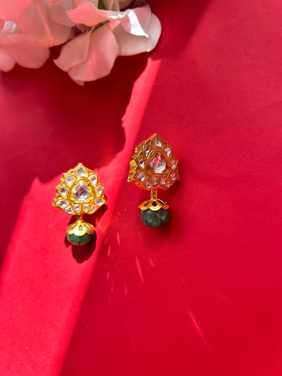 White Pan Pearl Drop Studs VNE098