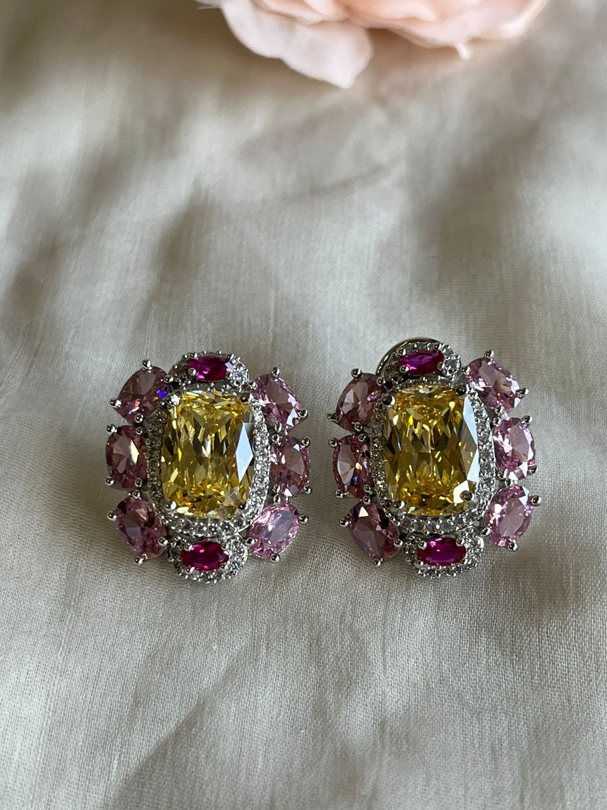 Sparkling Sapphire Diamond Studs VNE291
