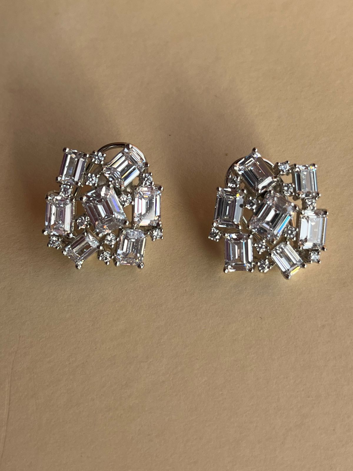 Crystal Bloom Studs VNE292