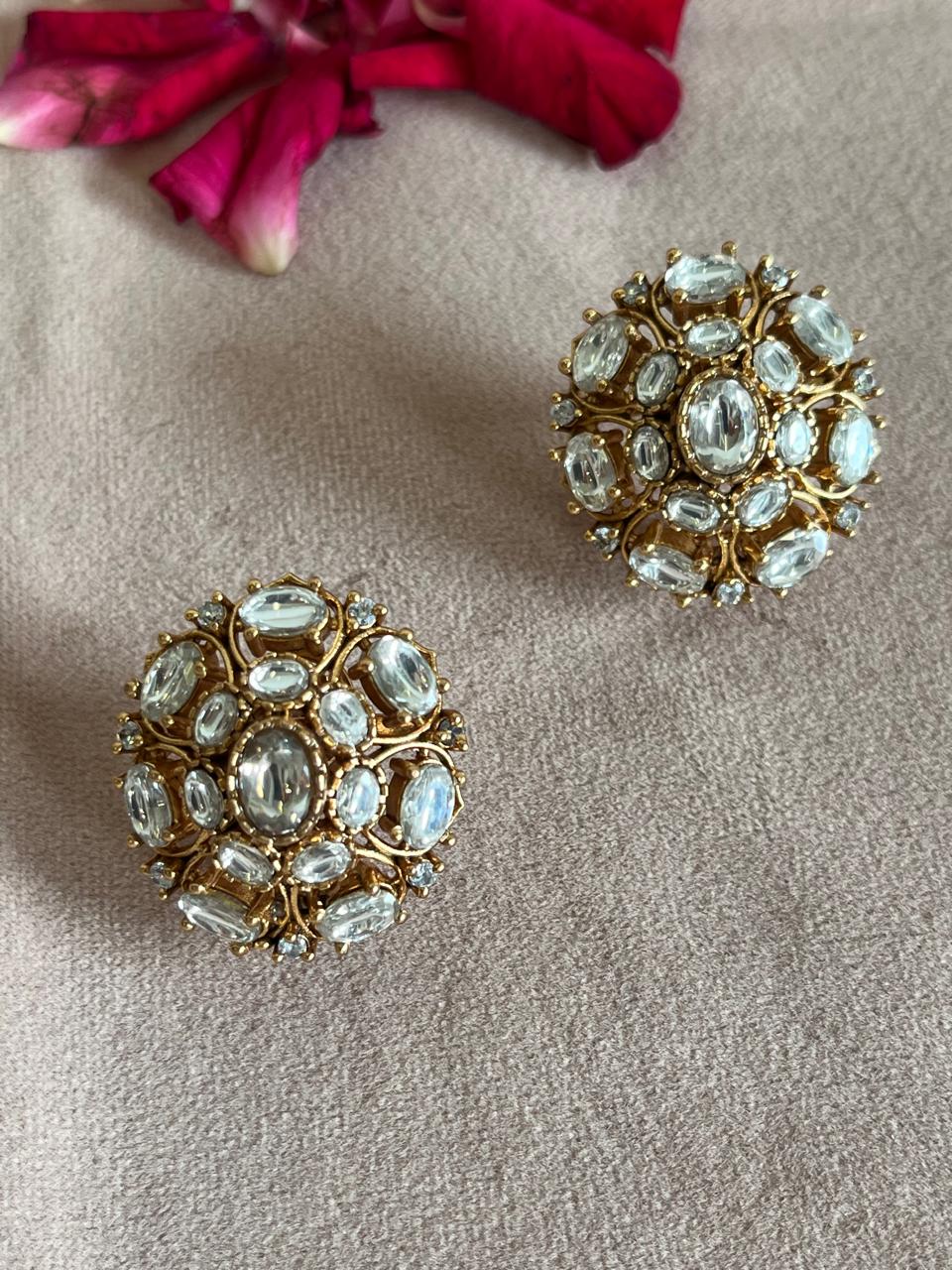 White Jashmin Studs VNE324