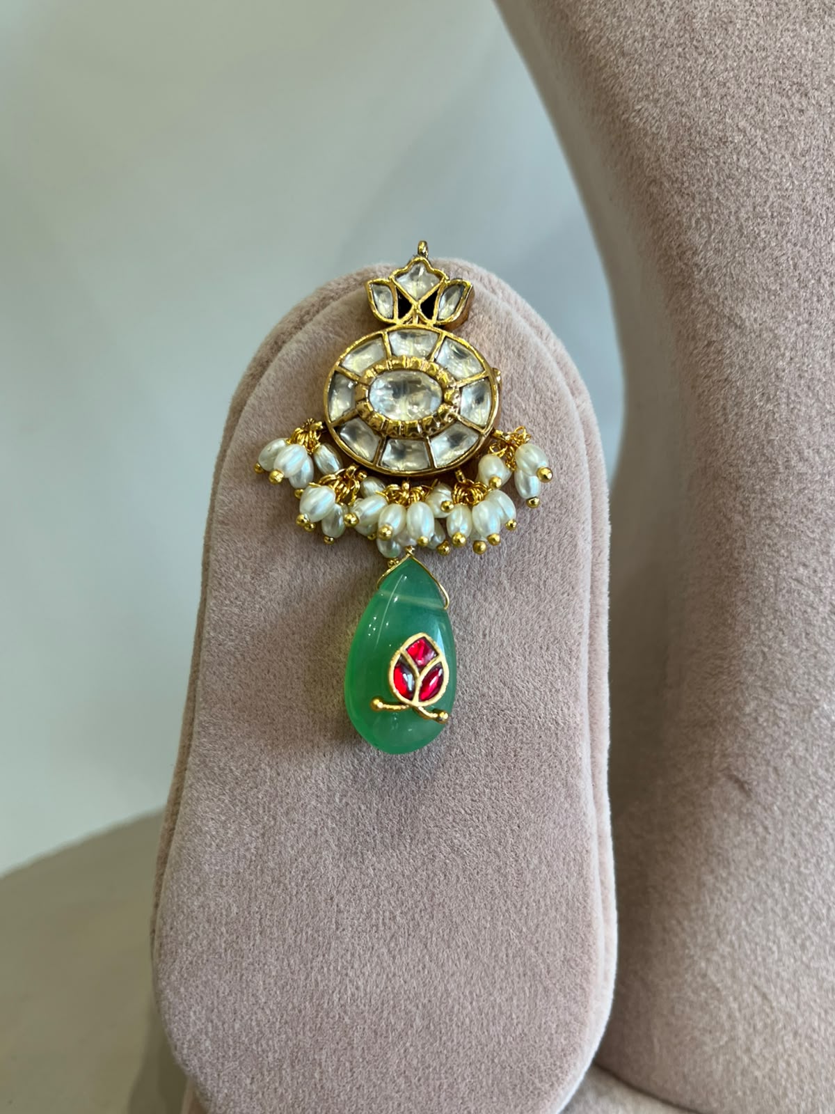 White Jadau Green Dangling Chokar Set VNE613