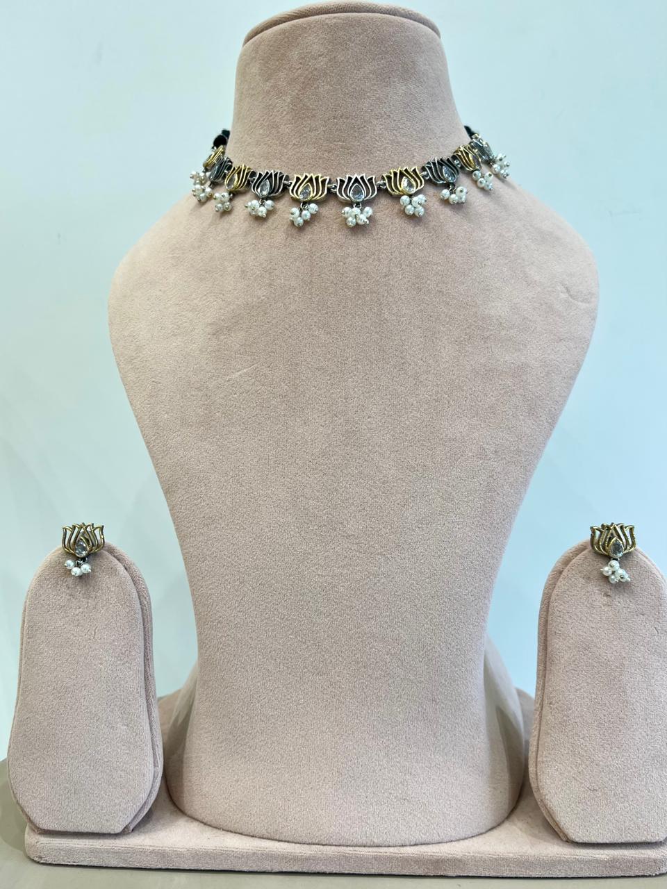 Lotus Dual Tone Green Choker Set VNG237