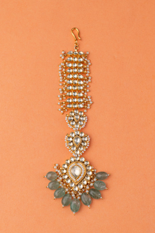 White Jadau Tika With Green Beads - VNHA001