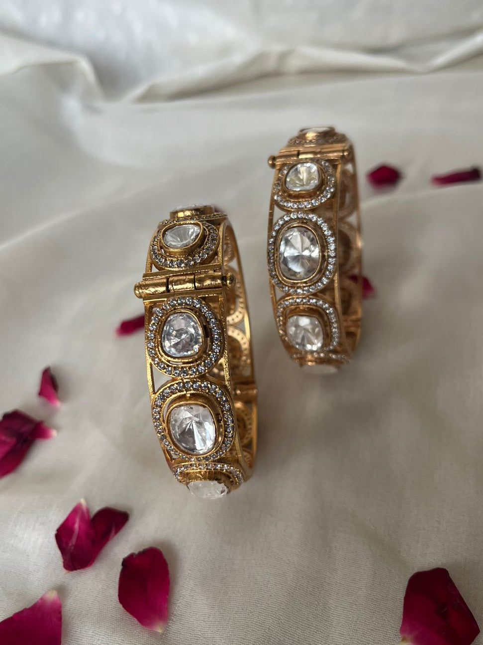 White Polki Bangles VNHN044