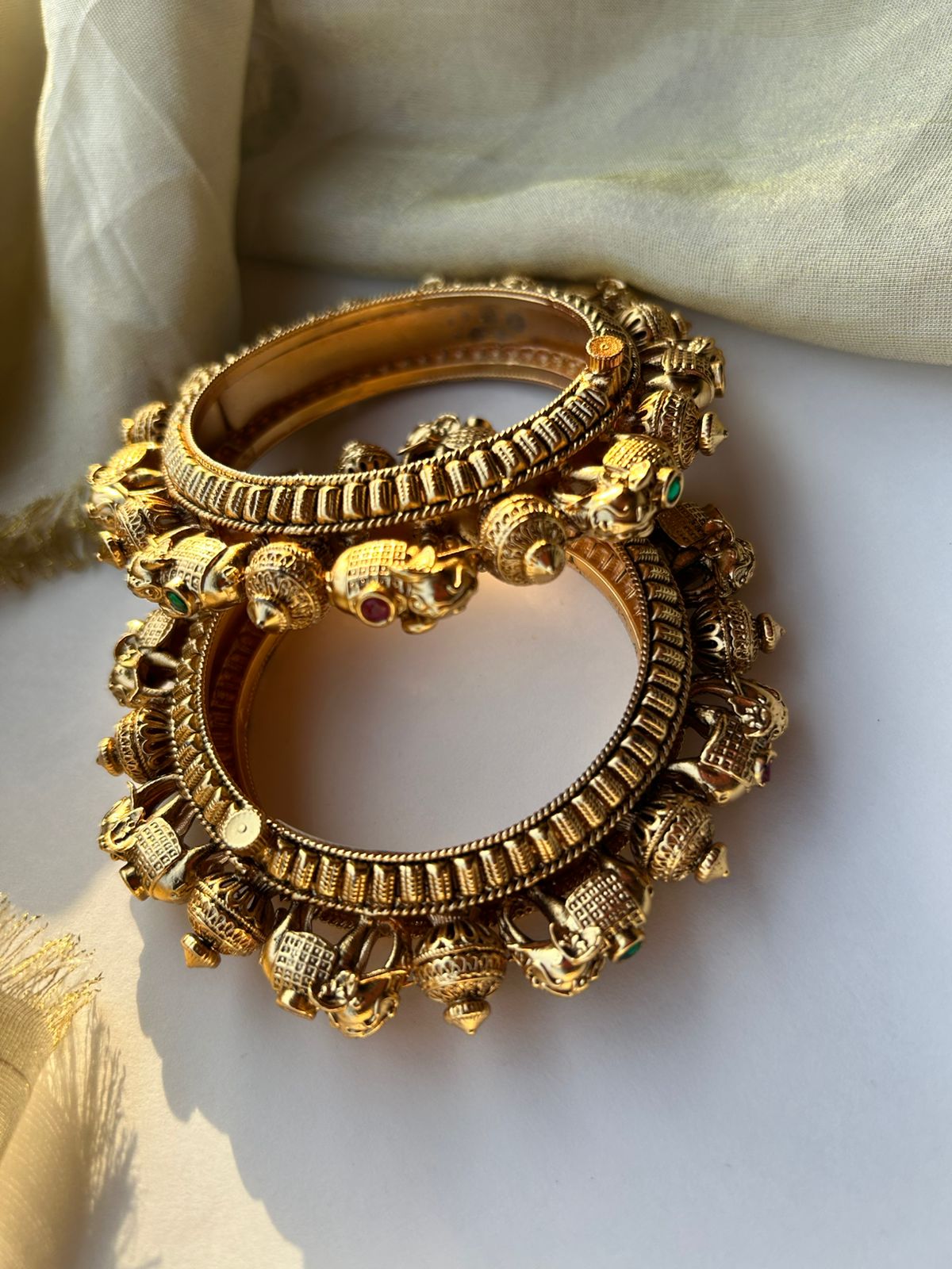 Pacheli Antique Bangles VNHN074