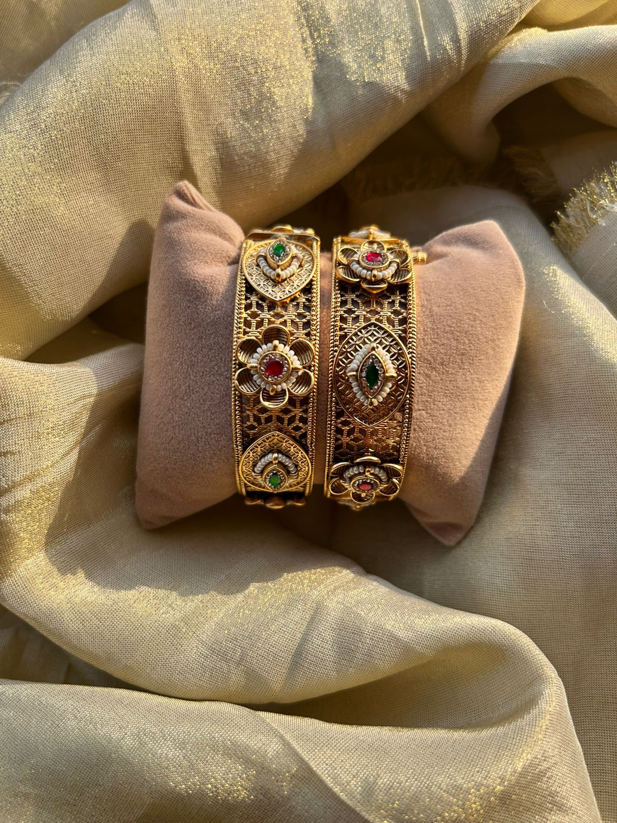 Rajwadi Antique Jadau Bangles VNHN225
