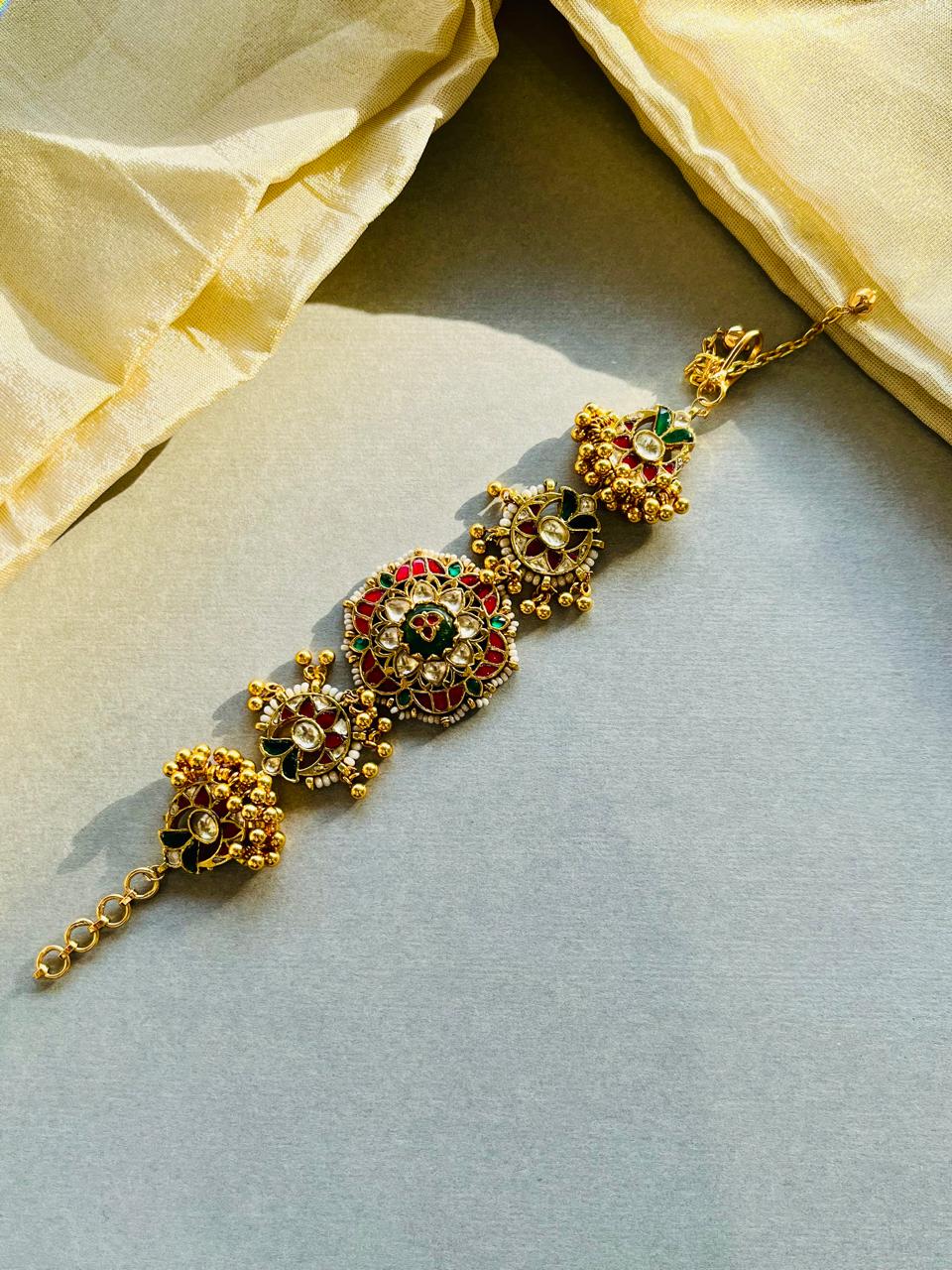 Green Stone Flower Bracelet VNHN316