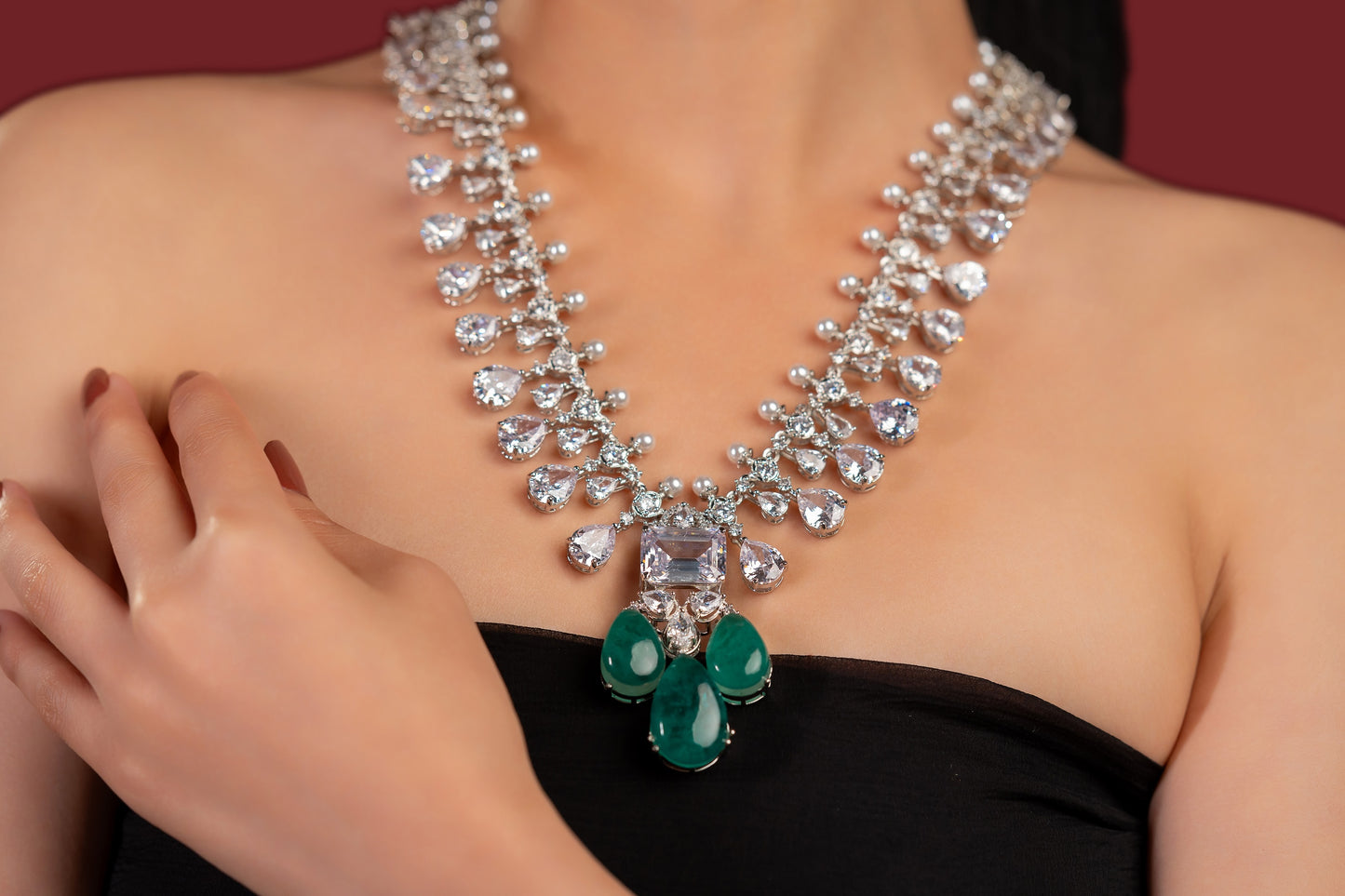 Nita Emerald Necklace Set - VNN073