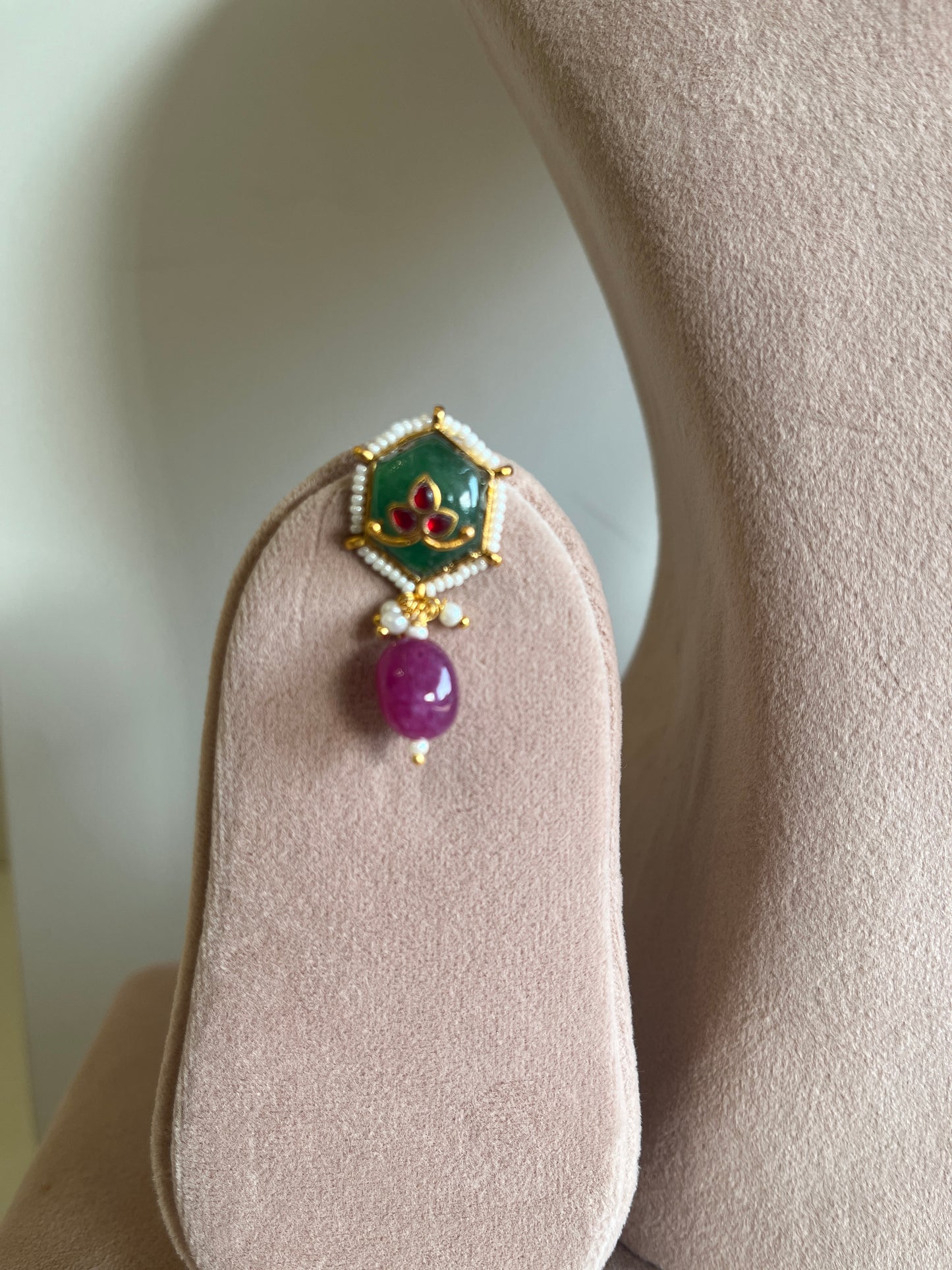 Green Stone Purple Beads Chokar Set VNN416