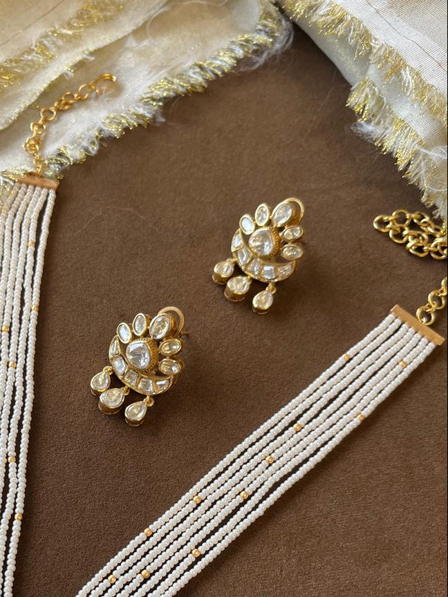 Floral Pendant Pearl Necklace Set VNN616