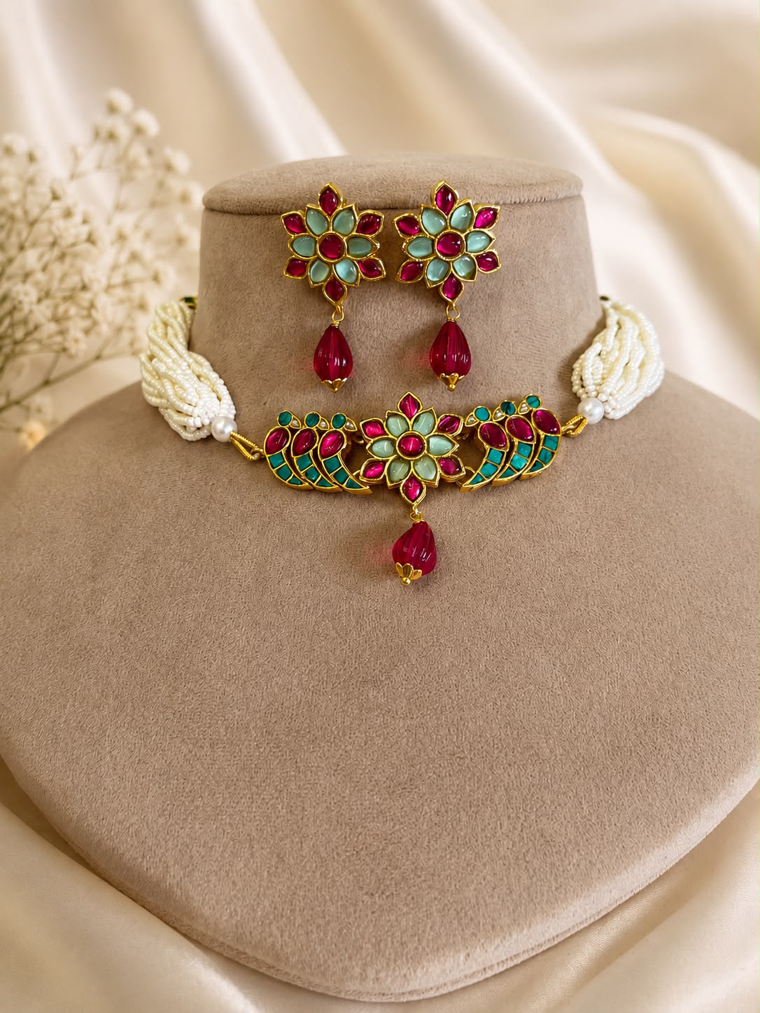 Floral Motifs Peacock Stone Chokar Set VNN617