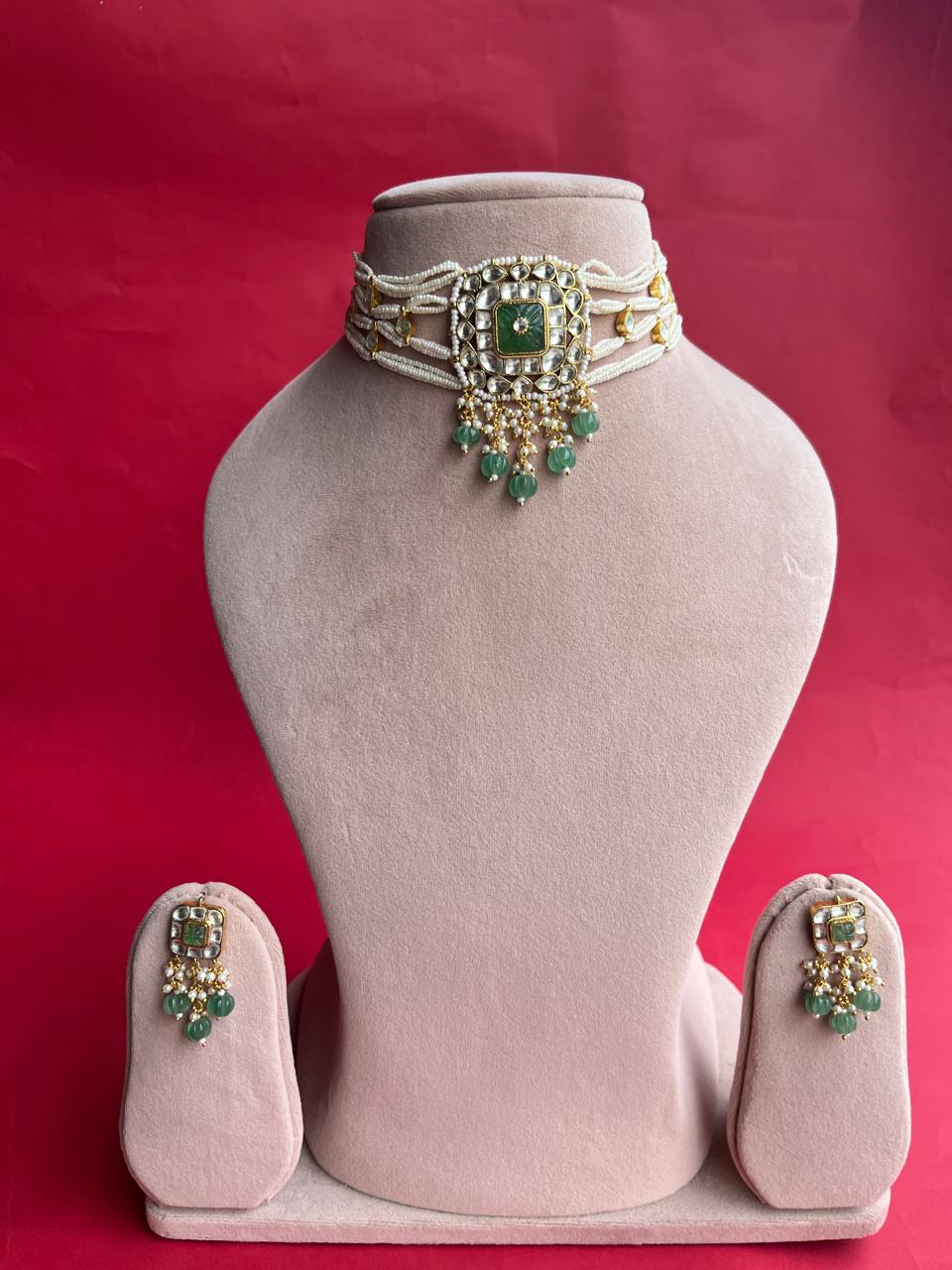 Green Stone White Jadau Choker Set VNN651