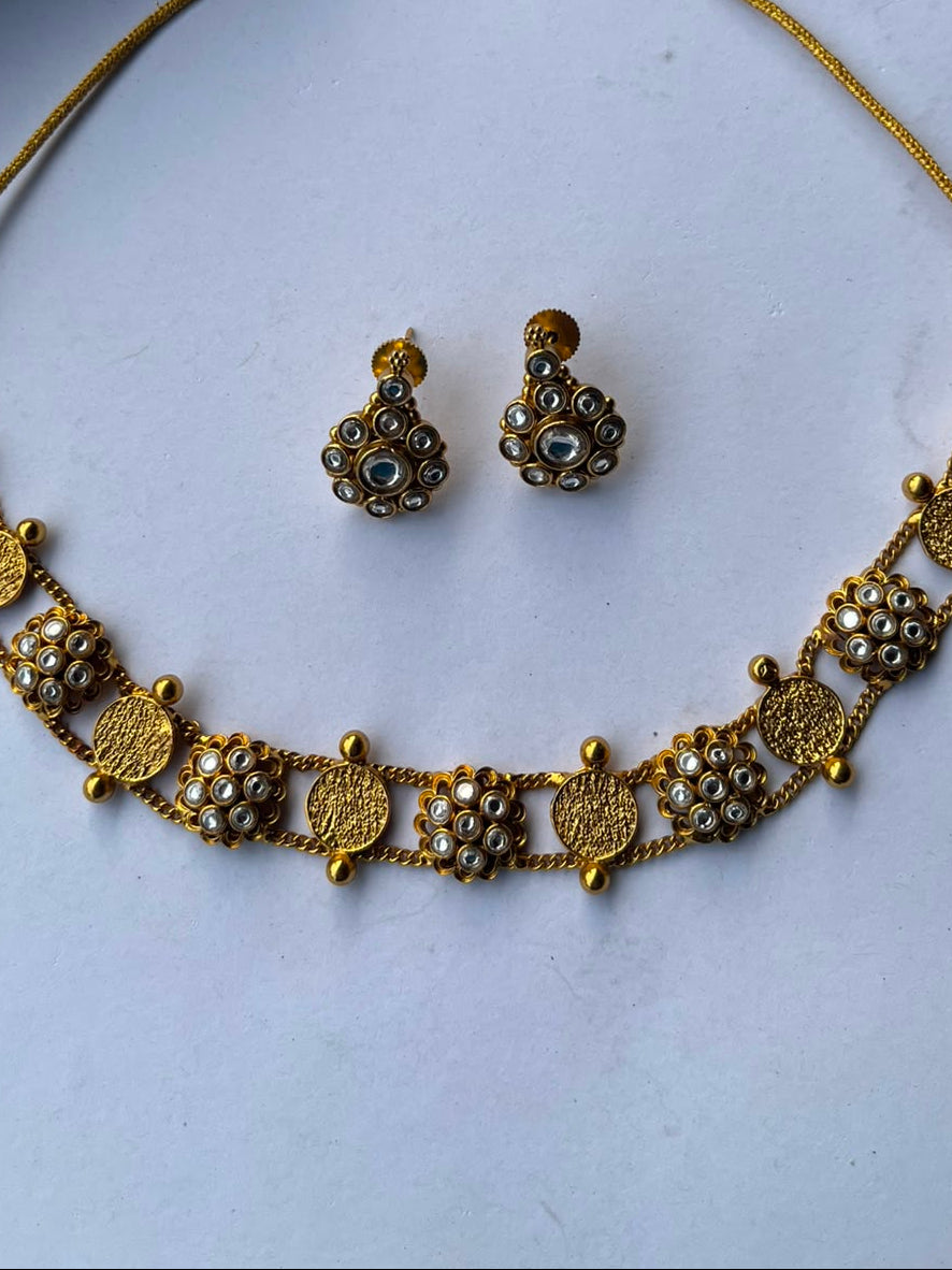 Gold Coin Chokar Set VNN668