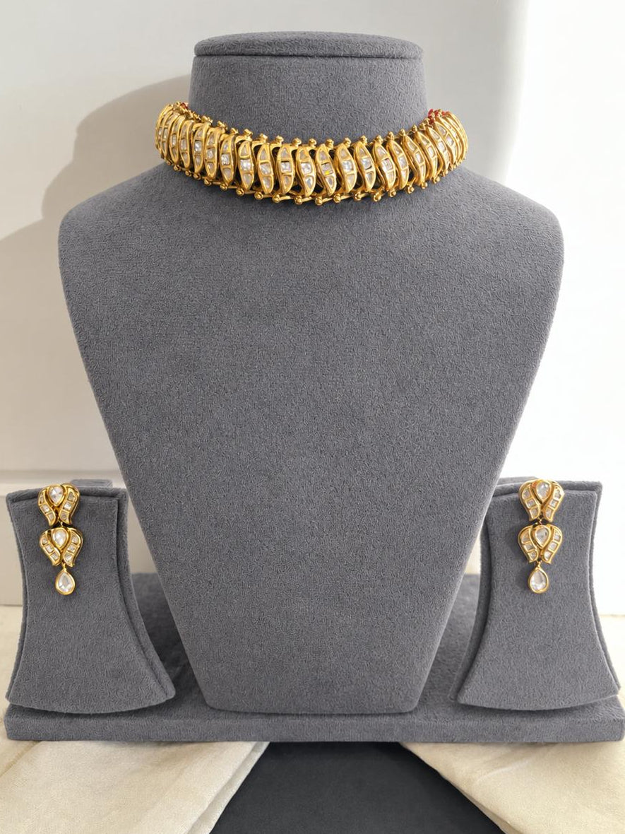 Sutrala Choker Necklace Set VNN711