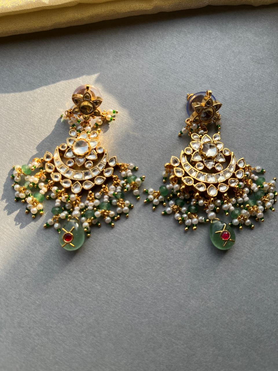 White Jadau Green Drop Necklace Set VNN732