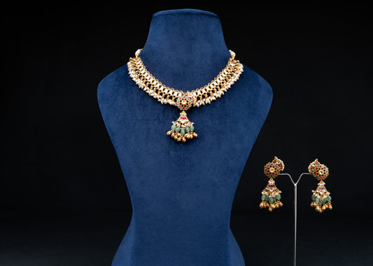 Antique Gold Jadau Necklace Set