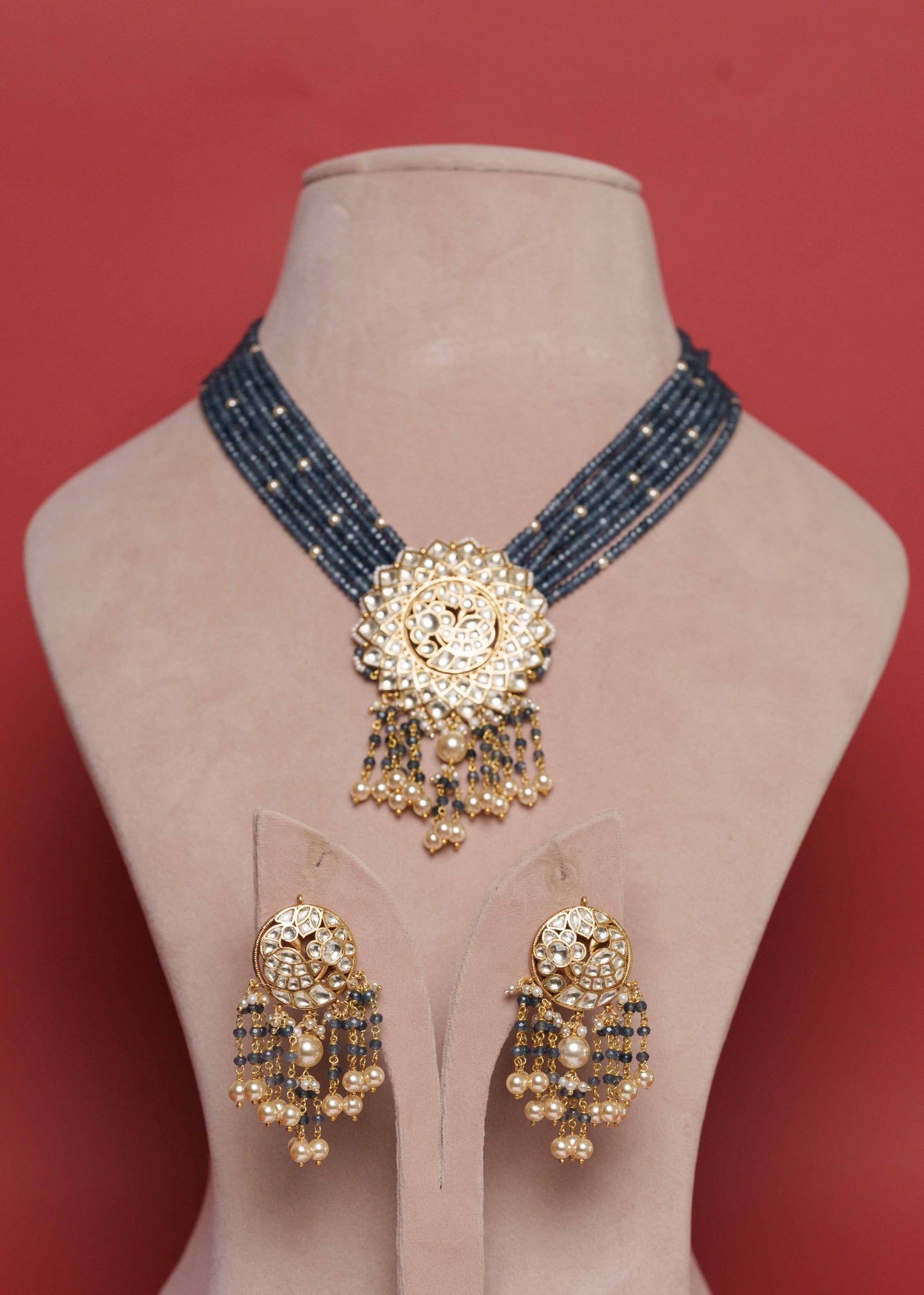 White Jadau Pendant Blue Beads Necklace Set - VNN471