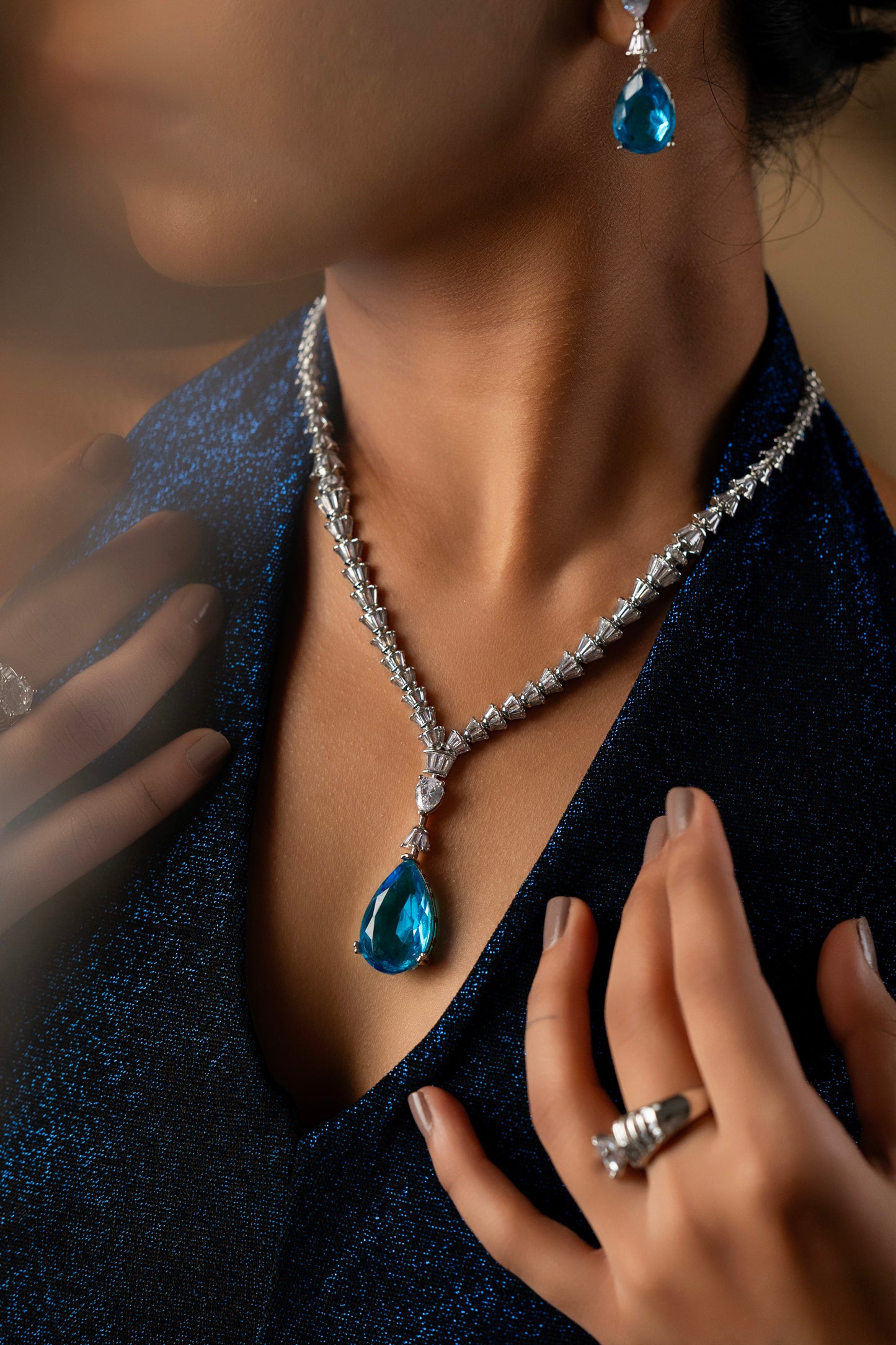 Blue Stone Diamond Necklace Set VNN401