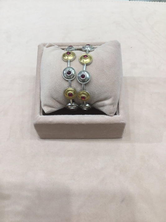 Round Stone Bangles- VNG021