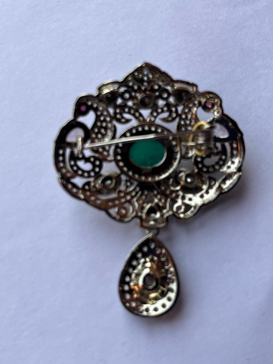 Royal Vintage Emerald Brooch VNA026