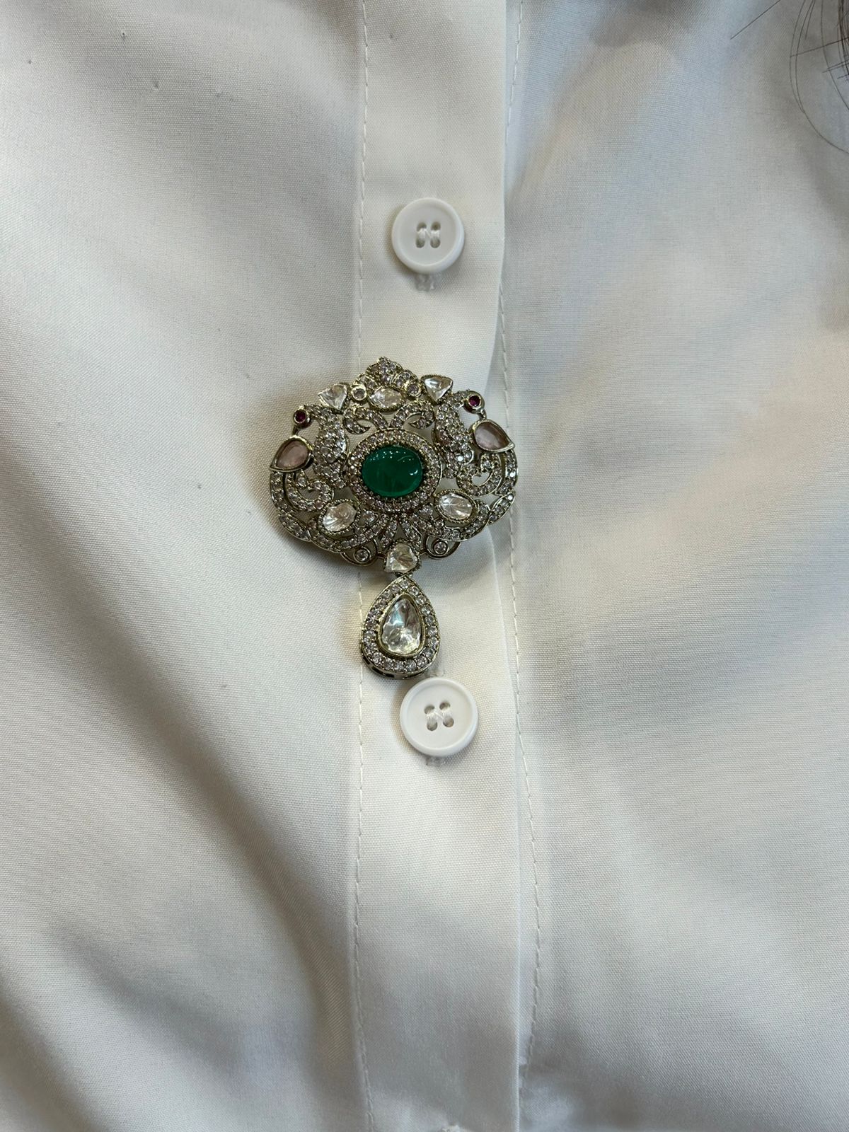 Royal Vintage Emerald Brooch VNA026