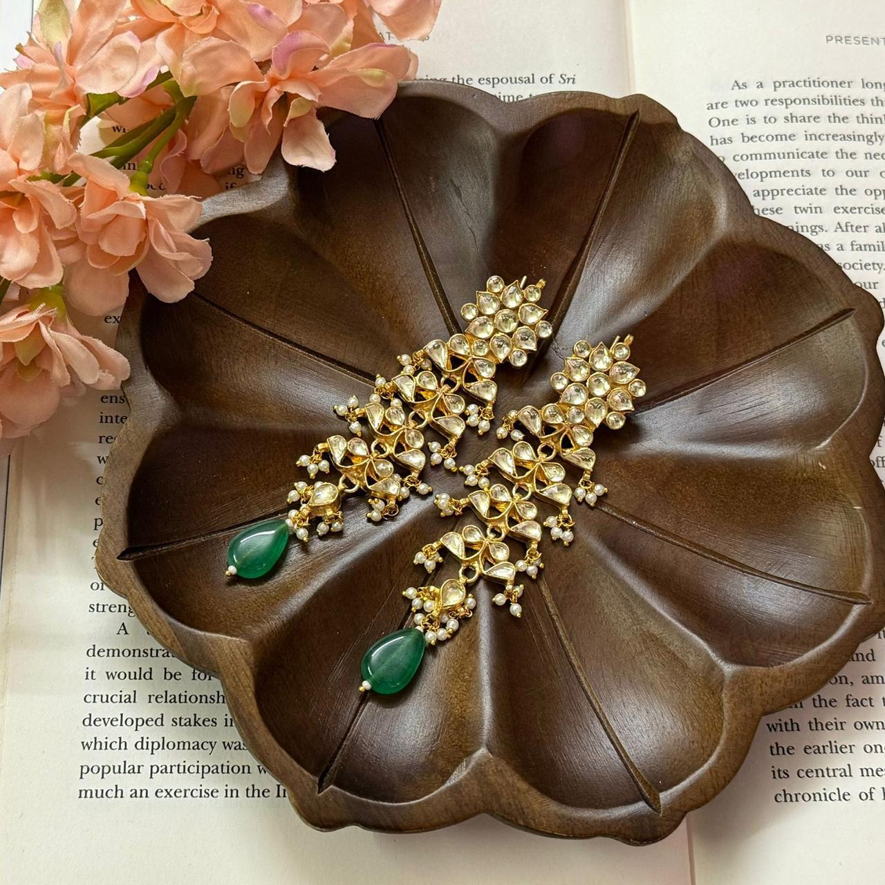 White Jadau Leaf Earrings - VNE007