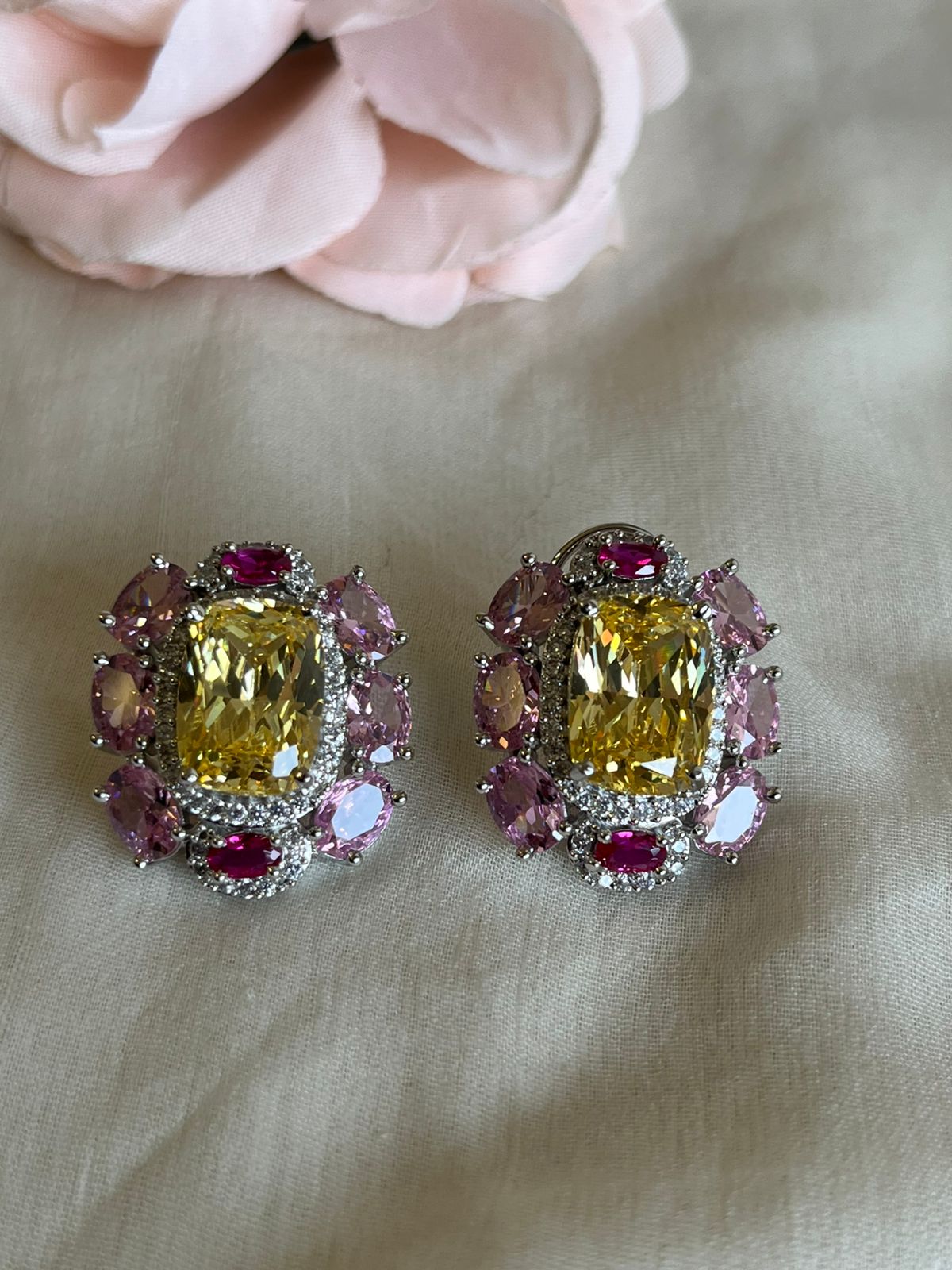 Sparkling Sapphire Diamond Studs VNE291
