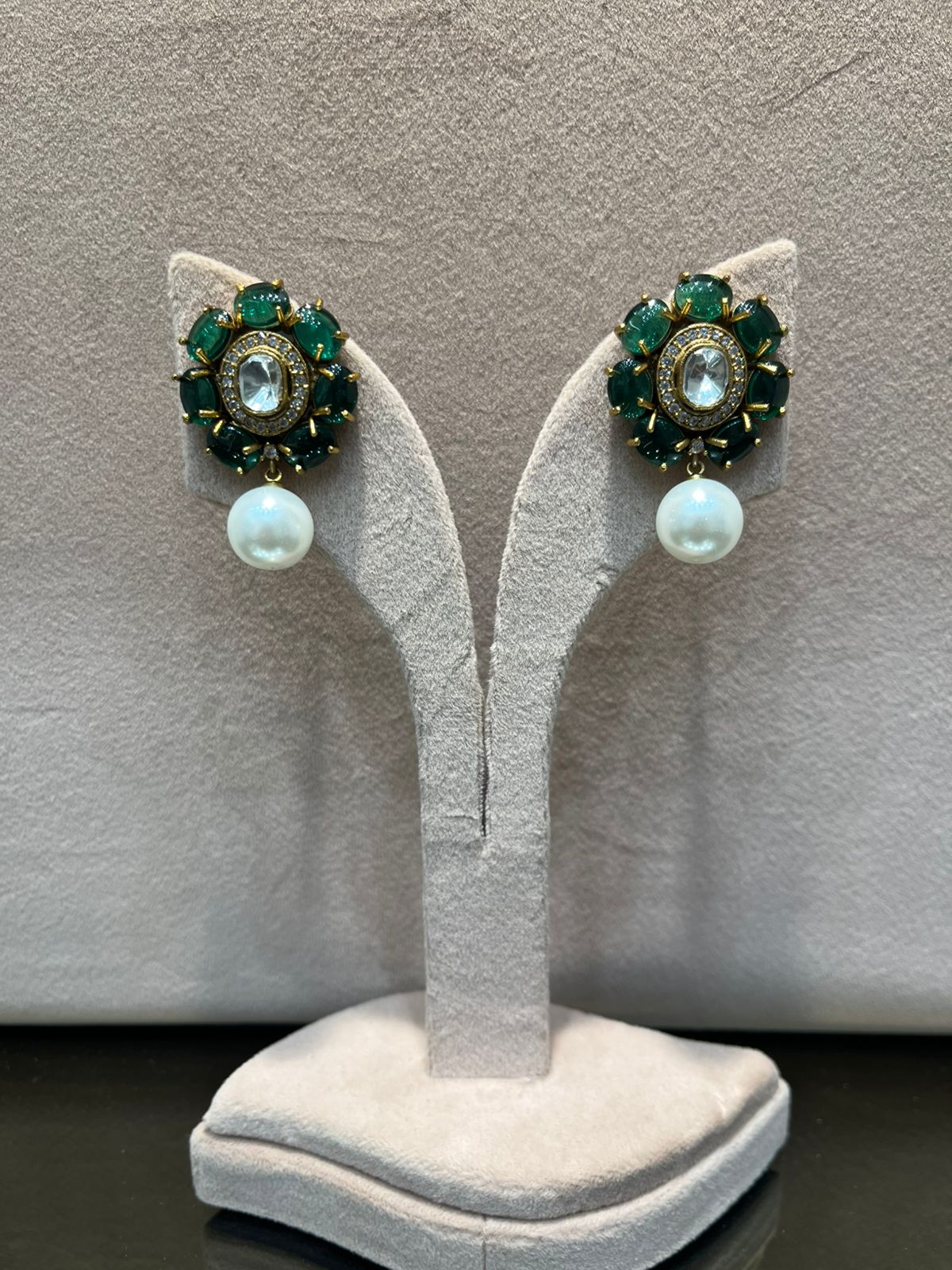 Emerald Green Pearl Drop Studs VNE306
