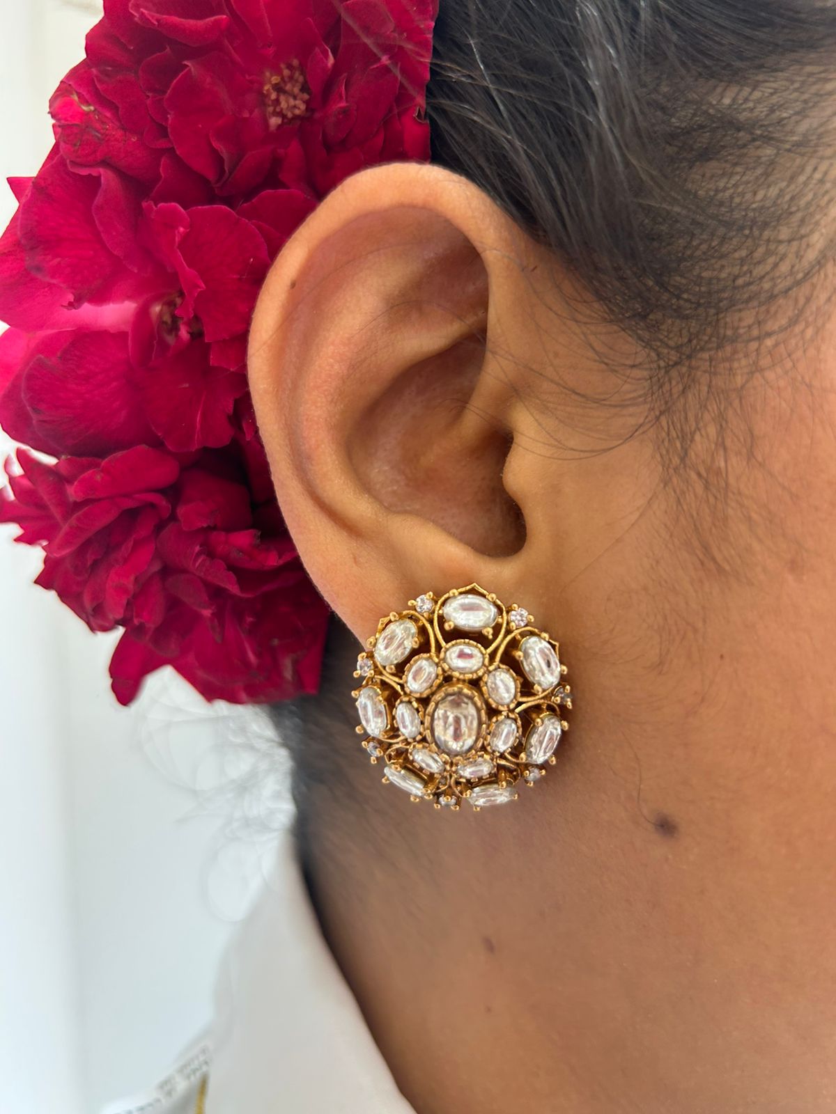 White Jashmin Studs VNE324