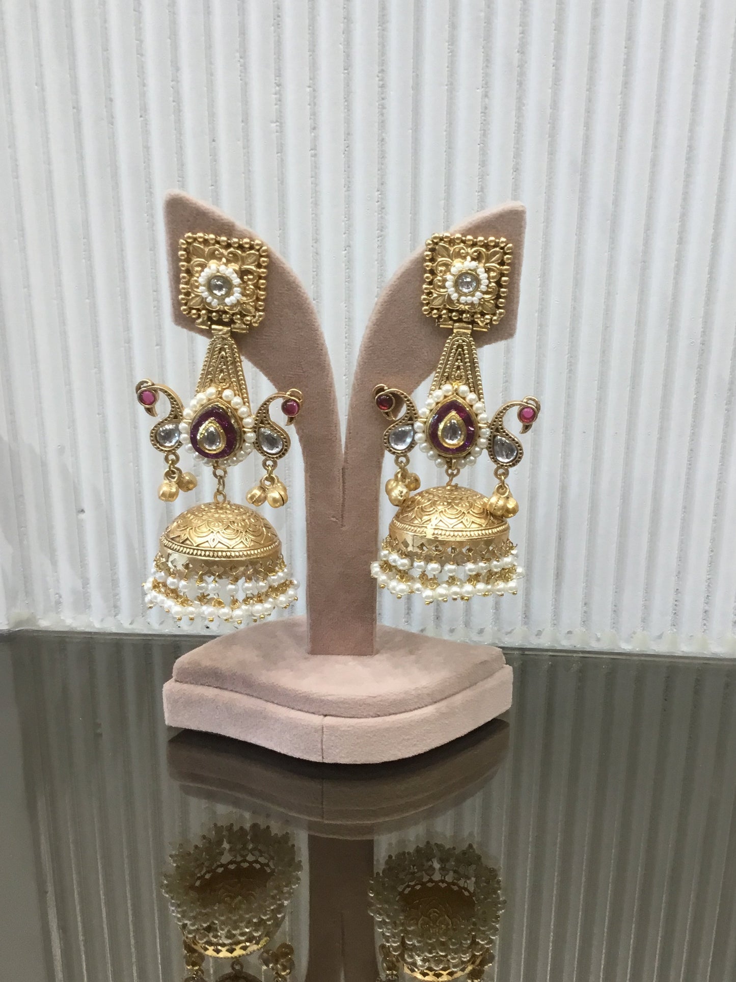 Noopur Earrings VNG143