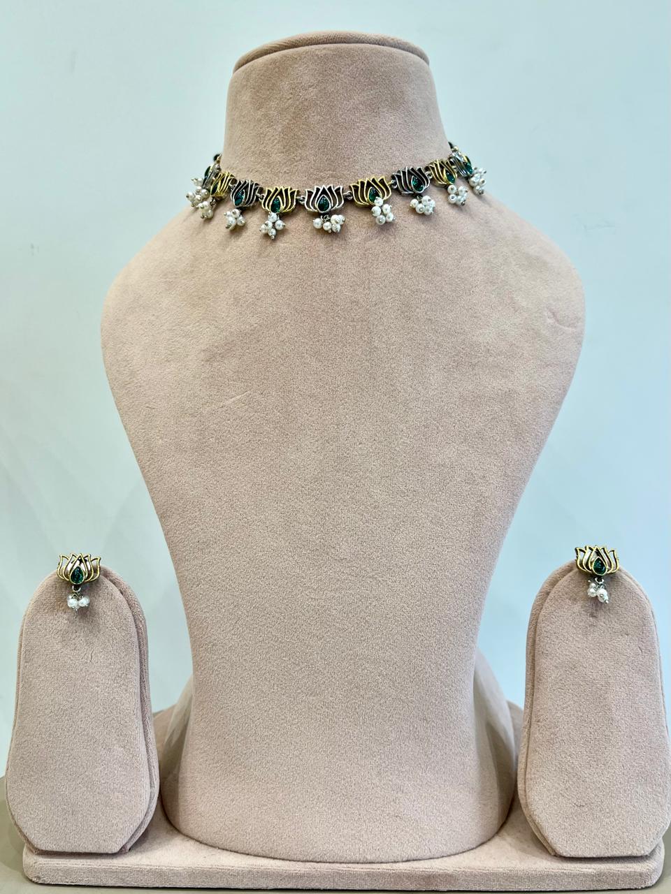 Lotus Dual Tone Green Choker Set VNG237