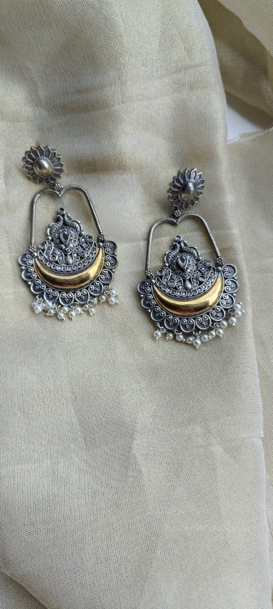 Moon Dual Tone Earrings VNG249