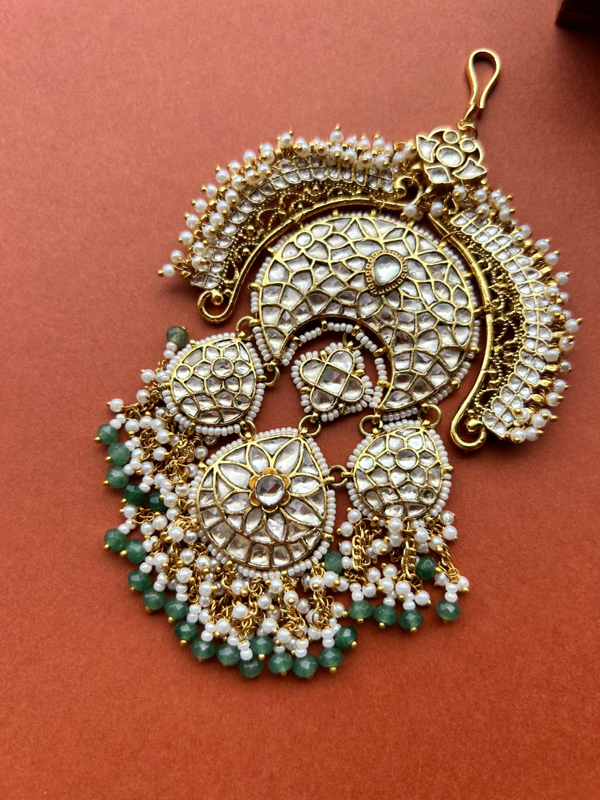 White Jadau Hair Broach VNHA048