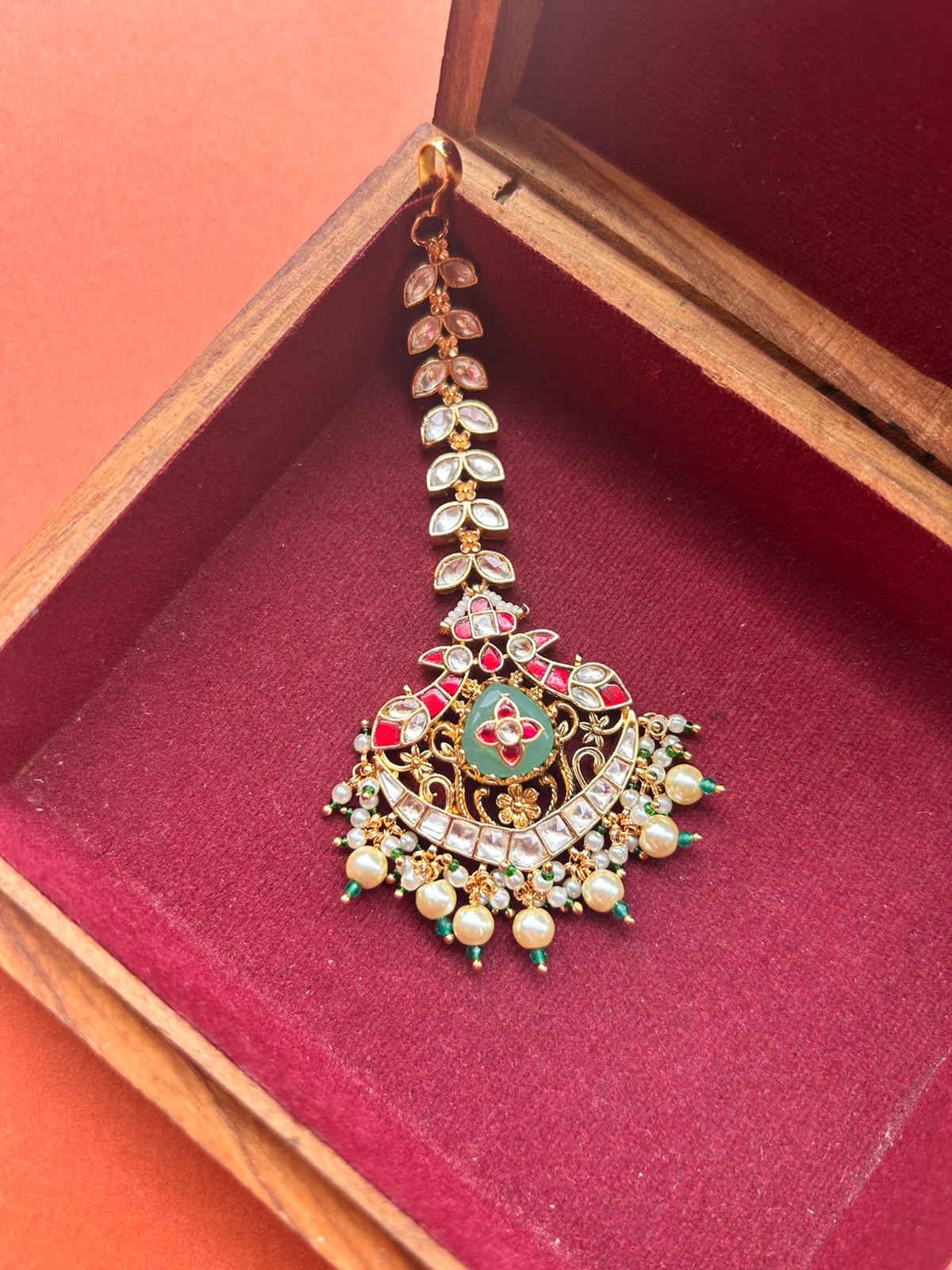 Red Jadau Green Stone Tika- VNHA050