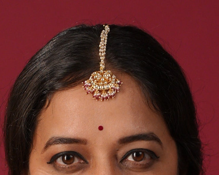 White Jadau Rubi Pearl Drop Tika VNHA034