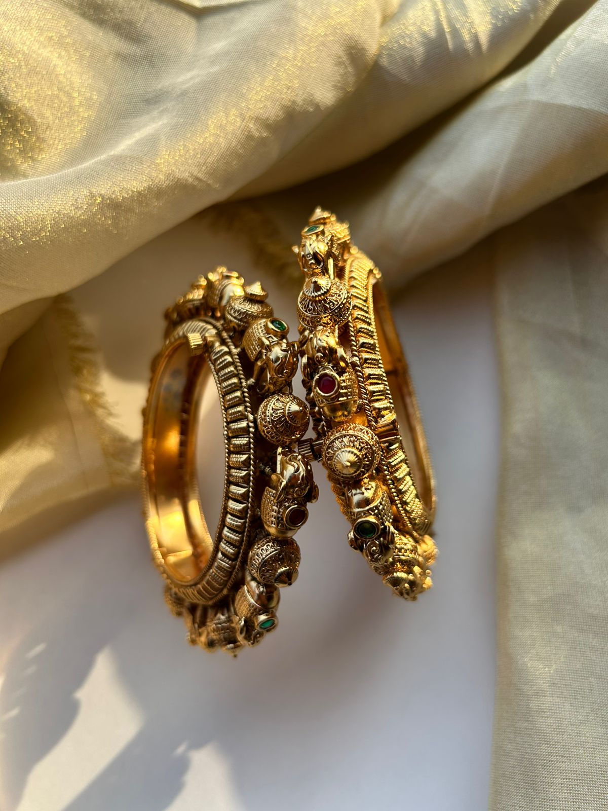Pacheli Antique Bangles VNHN074
