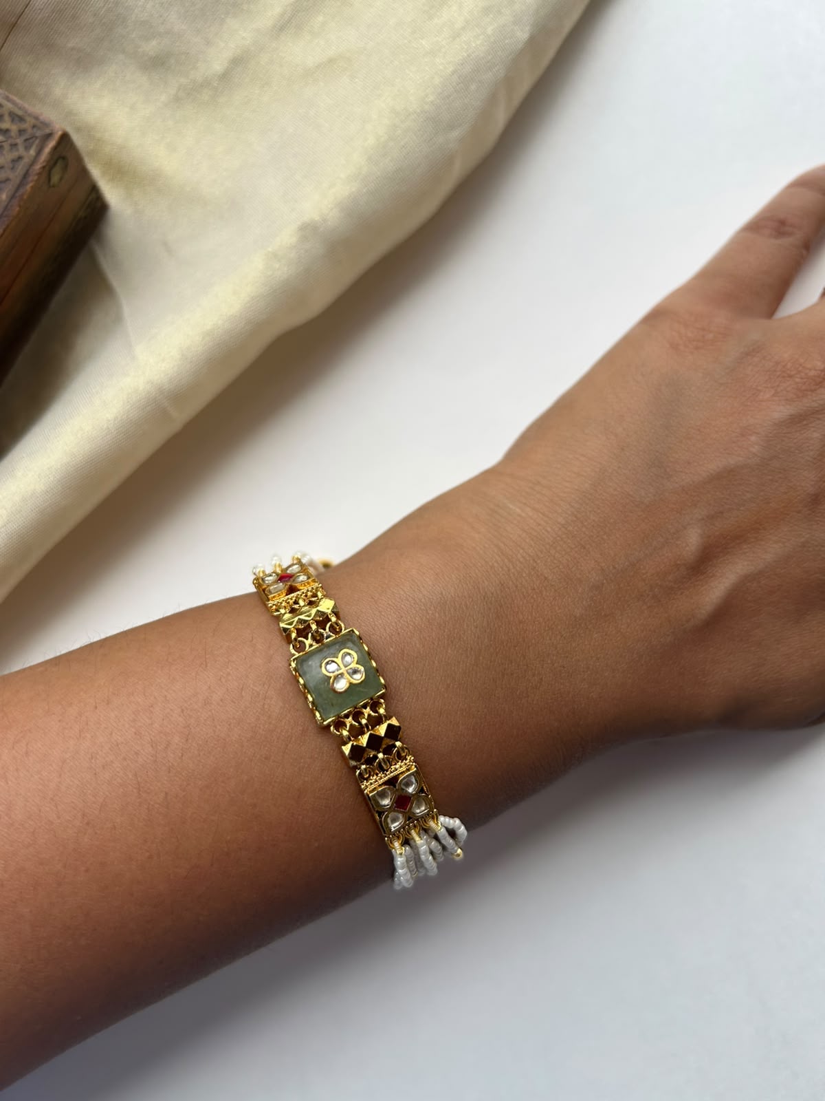 Green Stone Pearl Bracelet VNHN124