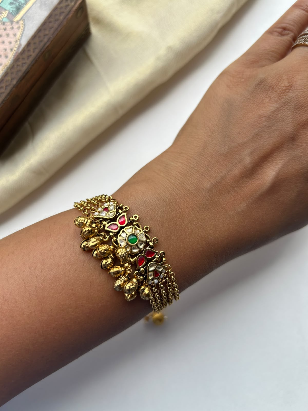 Multi Colour Flower Bracelet VNHN127