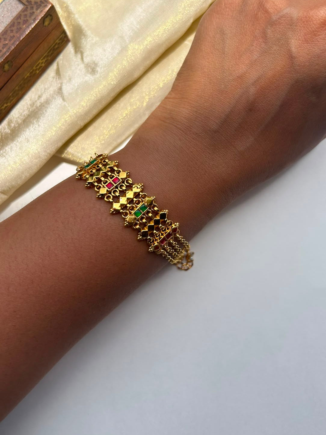 Javari Antique Rajwadi Bracelet VNHN130
