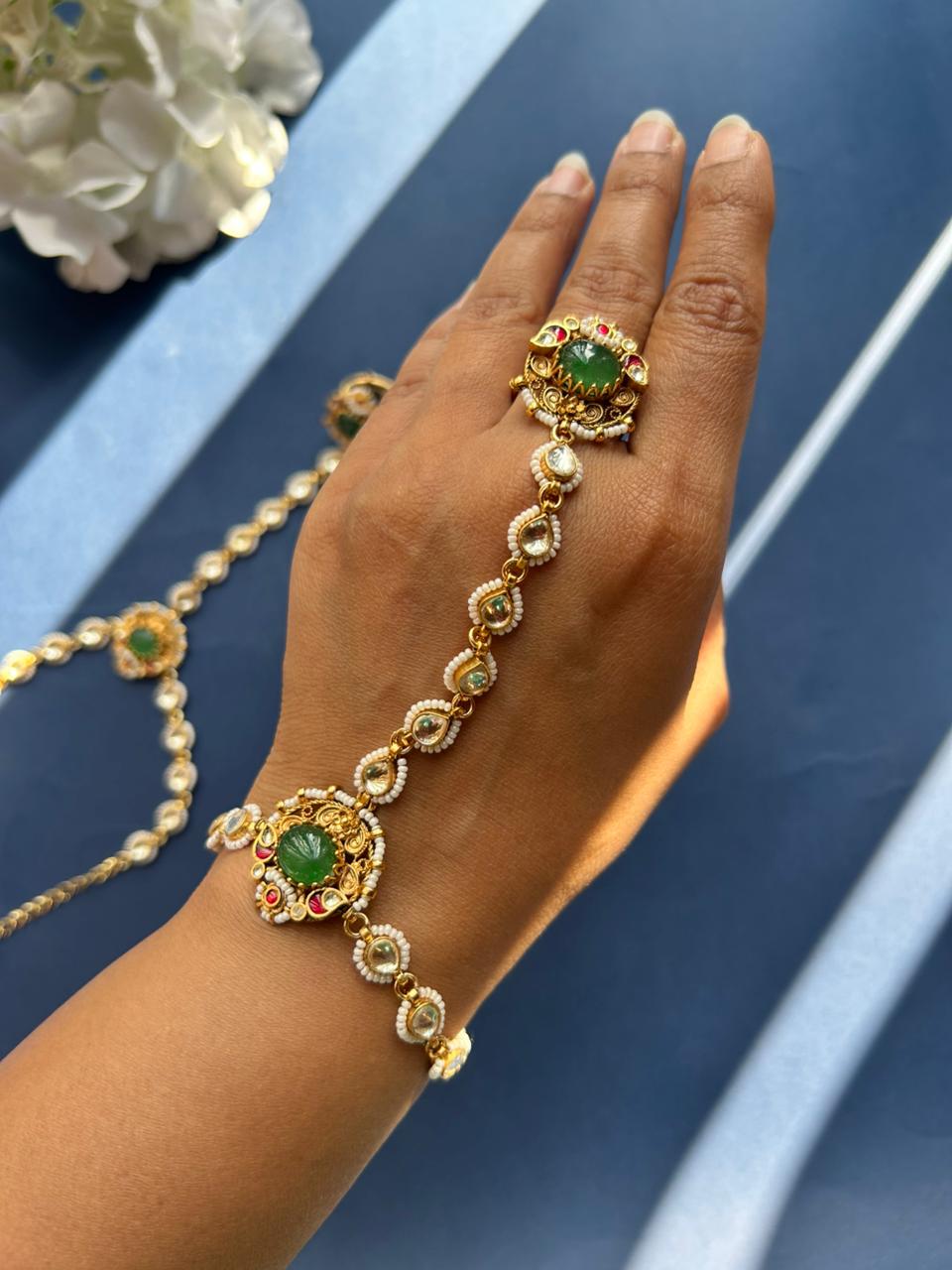 Green Stone Jadau Hathphool VNHN152