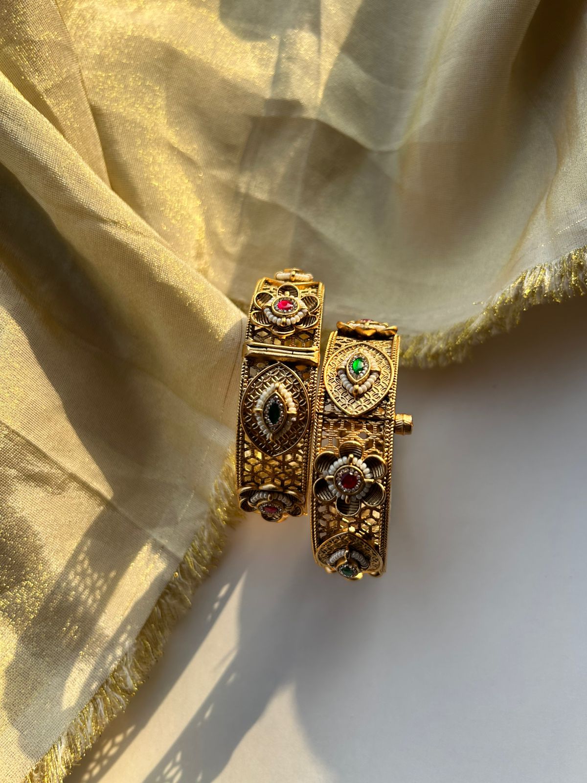 Rajwadi Antique Jadau Bangles VNHN225