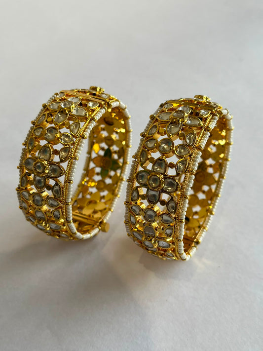 White Jadau Gold Finish Pearl Bangles VNHN229