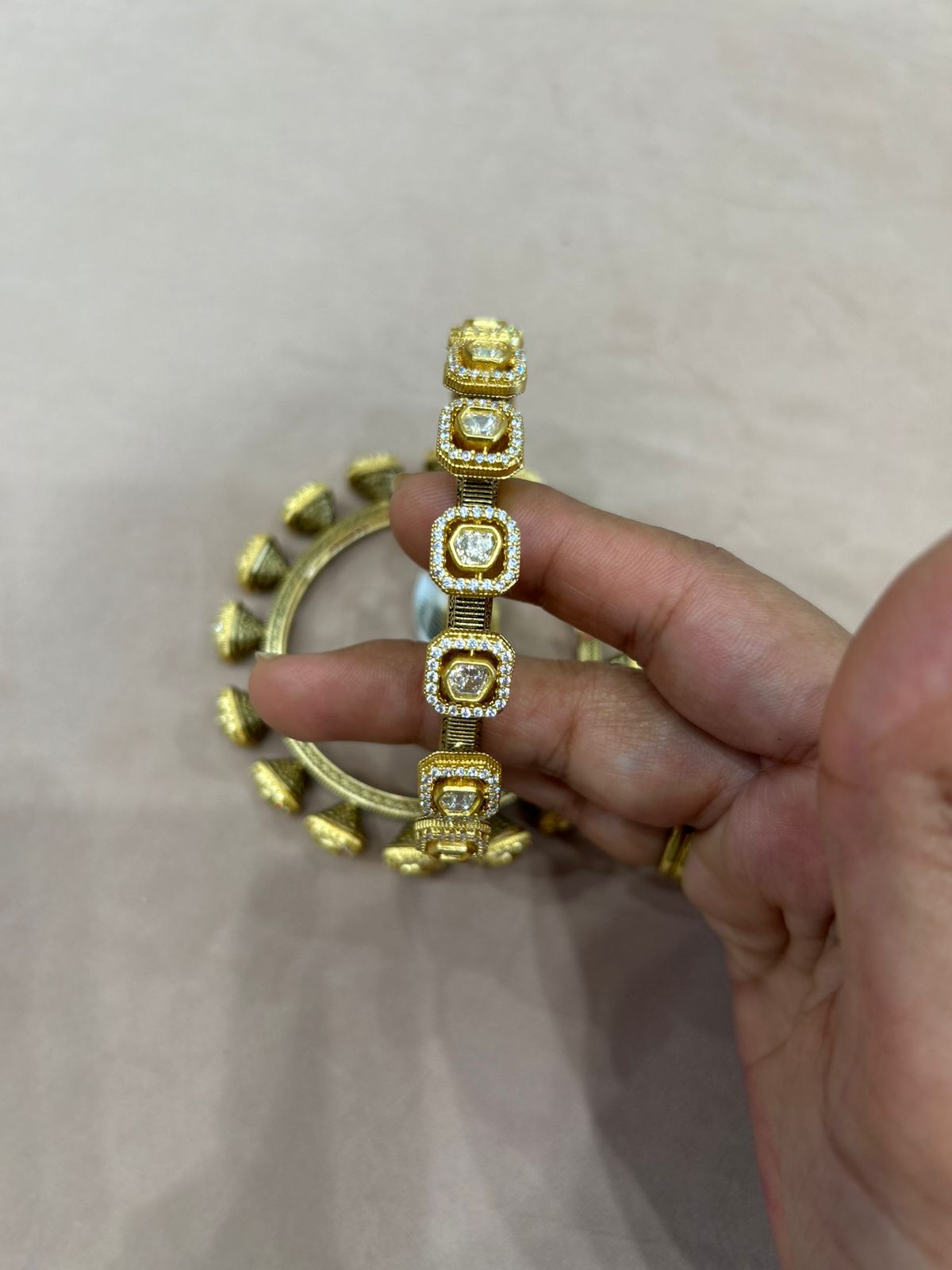 Polki Pacheli Bangles VNHN234