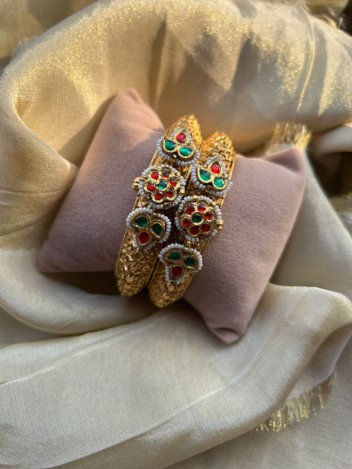 Gujari Jadau Bangles VNHN235