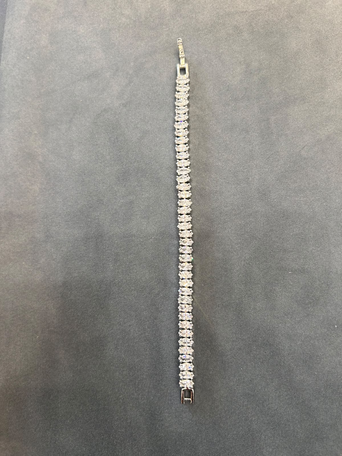 Pear Shape Diamond Bracelet VNHN237