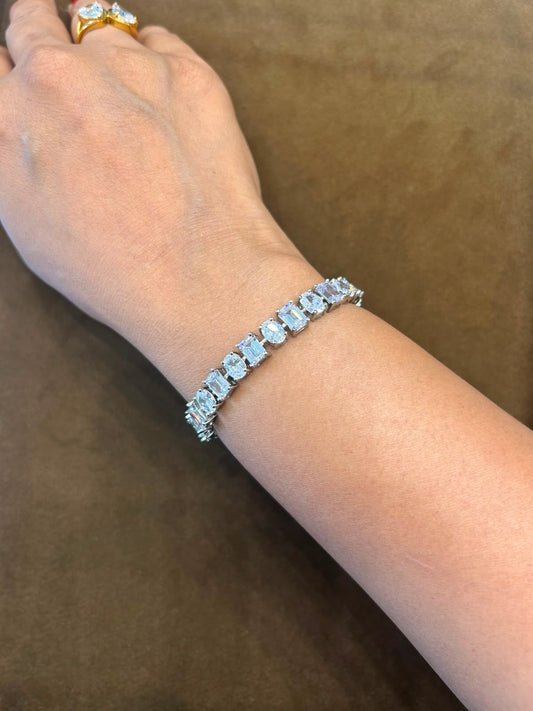 Mix-shape Design Diamond Bracelet VNHN241
