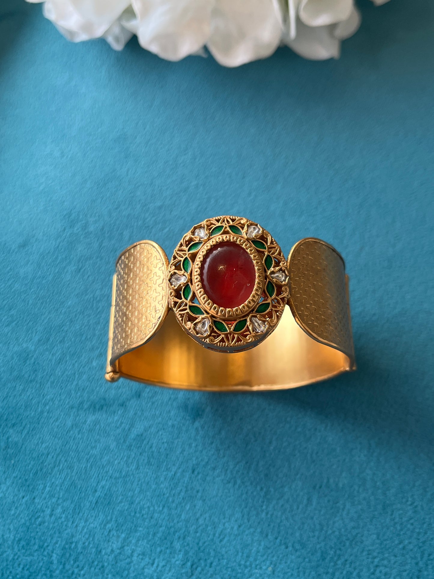 Reddish Orange Oval Stone Gold Kadu VNHN252